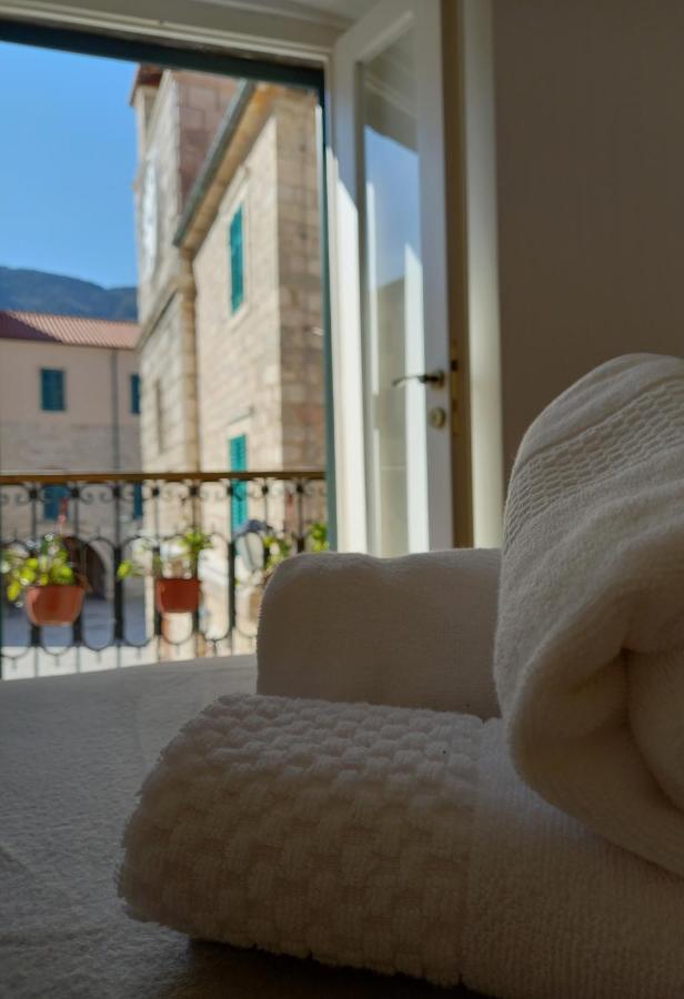 Old Town Sea Gate Apartment Kotor Exterior photo
